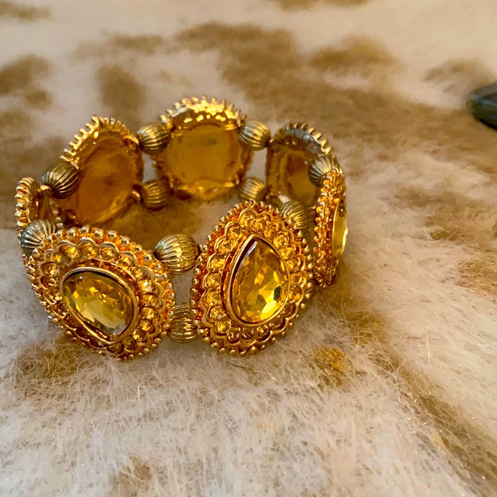 Bracelet